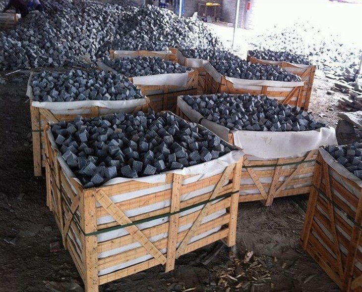 Grey-Granite-G654-Cobblestones-Silver-Light-Grey-Flamed-Pavers.webp (4)(001)